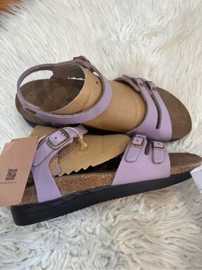 Women’s Lavender Double-Buckle Comfort Sandals